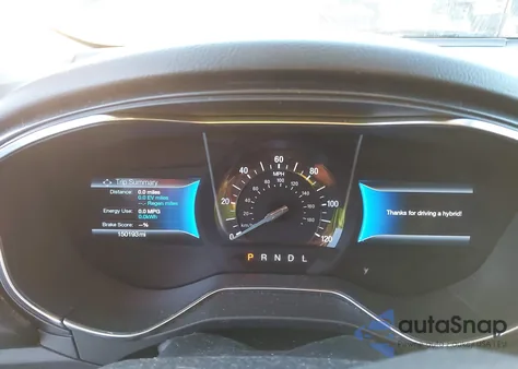 2018 Ford Fusion Energi Titanium z USA, uszkodzony, nr VIN 3FA6P0SU7JR123260